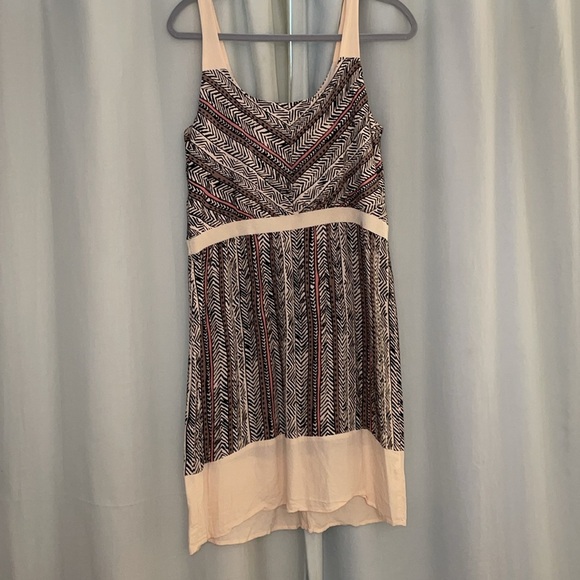 3 for $25! Loft knee length patterned dress, size 10 - Picture 2 of 4